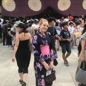 Meet your Posher, Cassandra